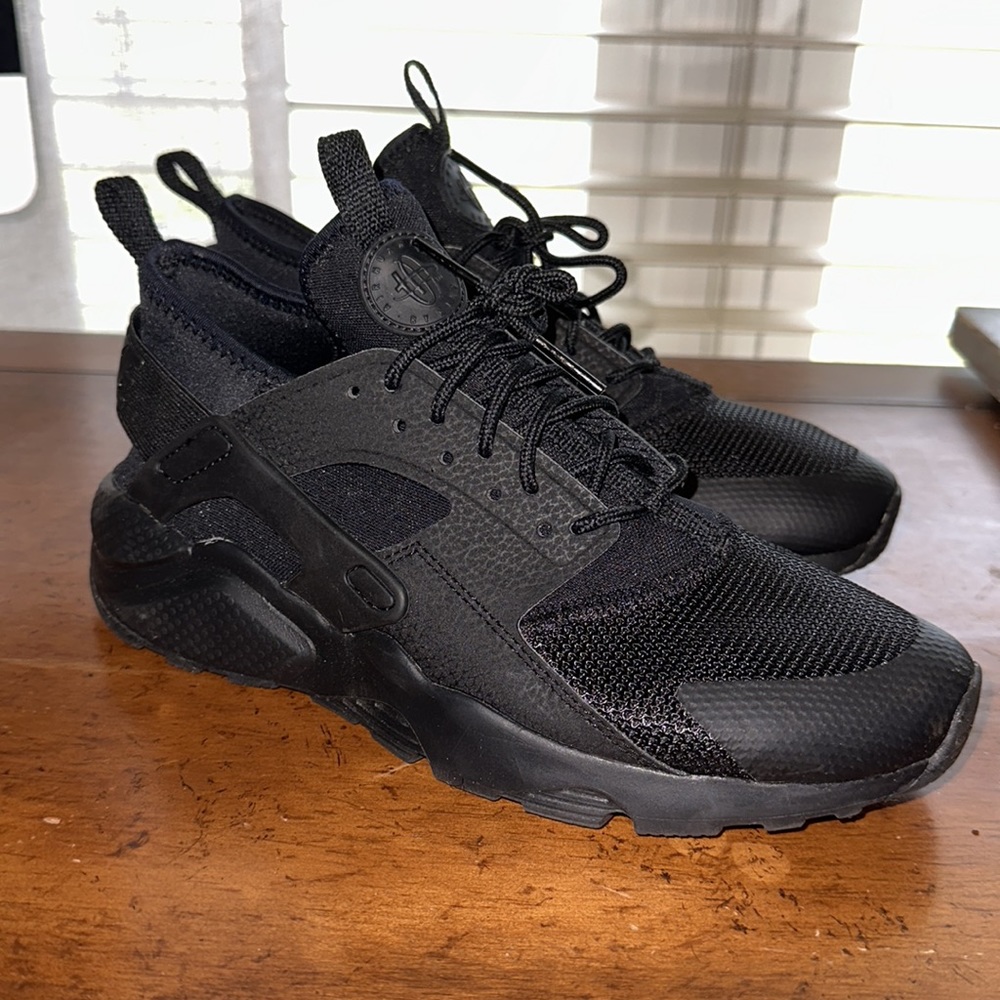 COPY - BIG KIDS/WOMENS NIKE HURRACHE